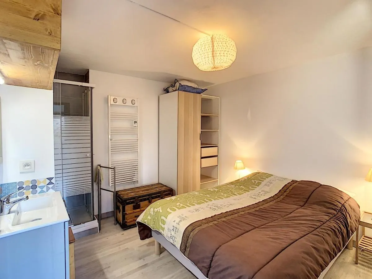 Charmant 2 Pieces + Coin Cabine, Proche Centre Combloux, Rdj, Terrasse, Parking Et Casier A Skis - Fr-1-560-69