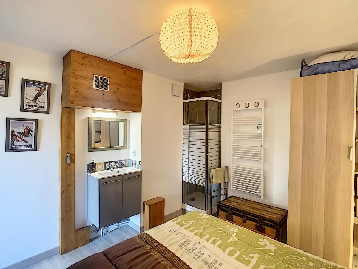 Apartment Charmant 2 Pieces + Coin Cabine, Proche Centre Combloux, Rdj, Terrasse, Parking Et Casier A Skis - Fr-1-560-69