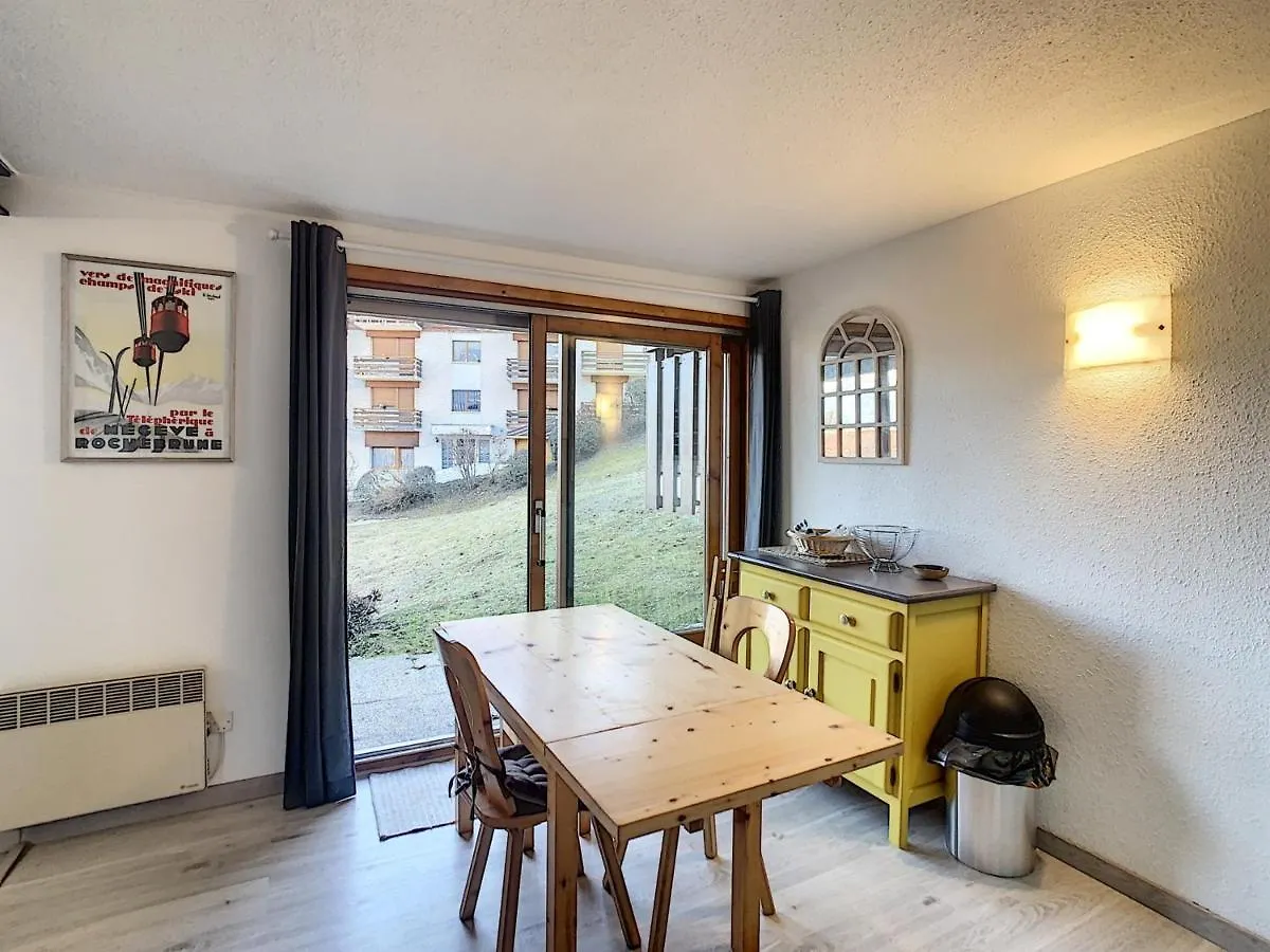 Charmant 2 Pieces + Coin Cabine, Proche Centre Combloux, Rdj, Terrasse, Parking Et Casier A Skis - Fr-1-560-69 0*, Combloux
